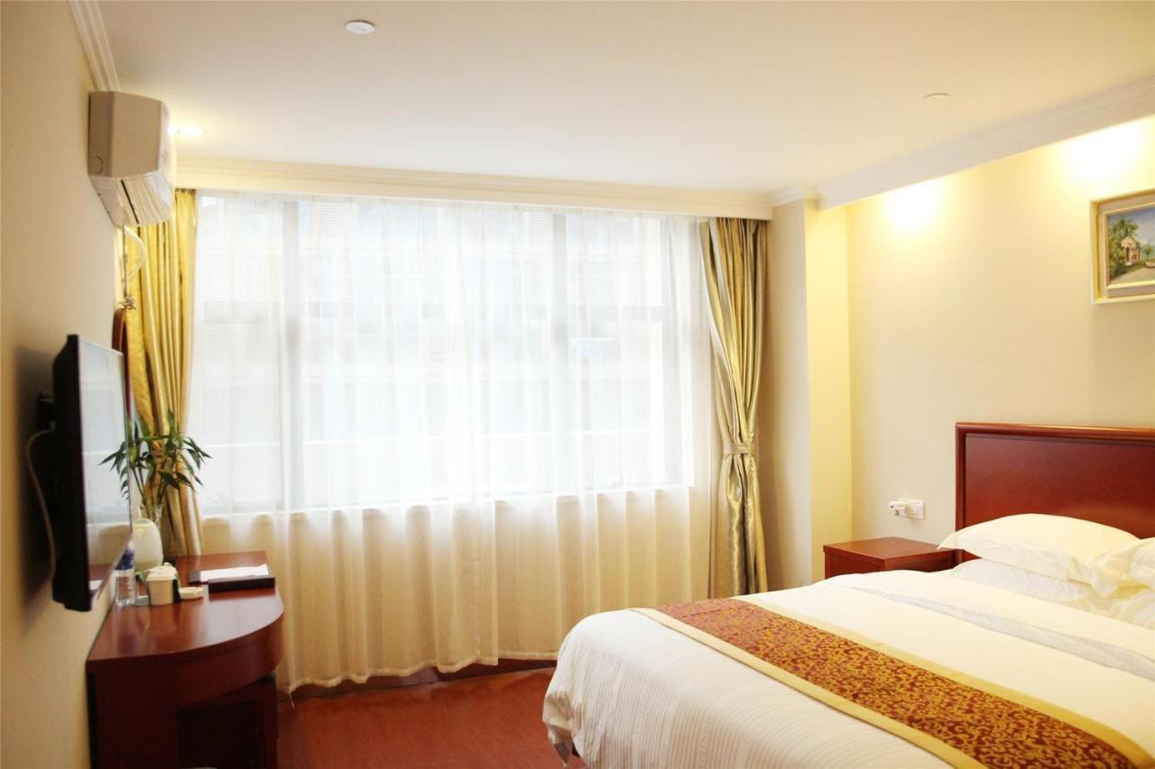 Gemei Hotel Luoyang Longmen High-Speed Railway Station Екстер'єр фото